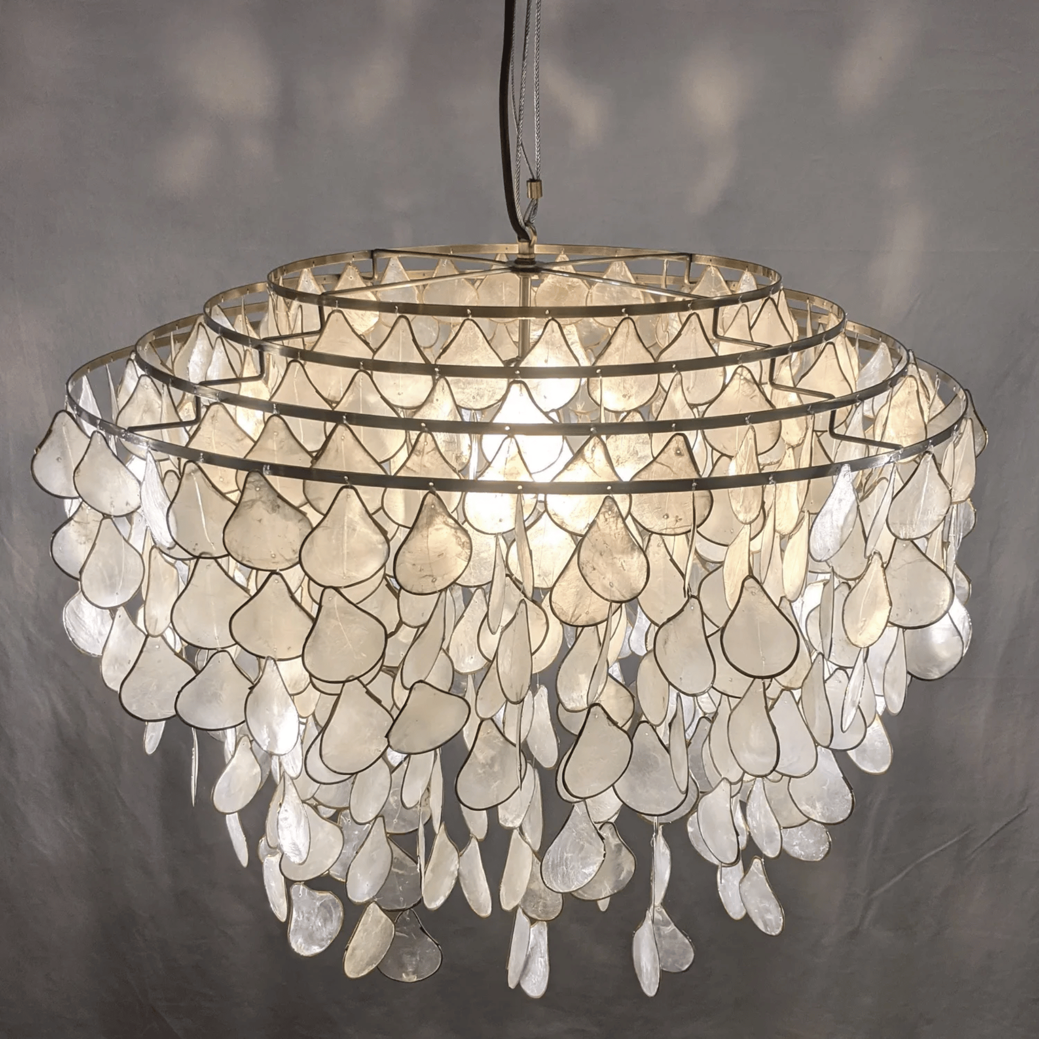 Nordic Retro Shell Pendant Light - Vintage Hanging Lamp for Home Decor